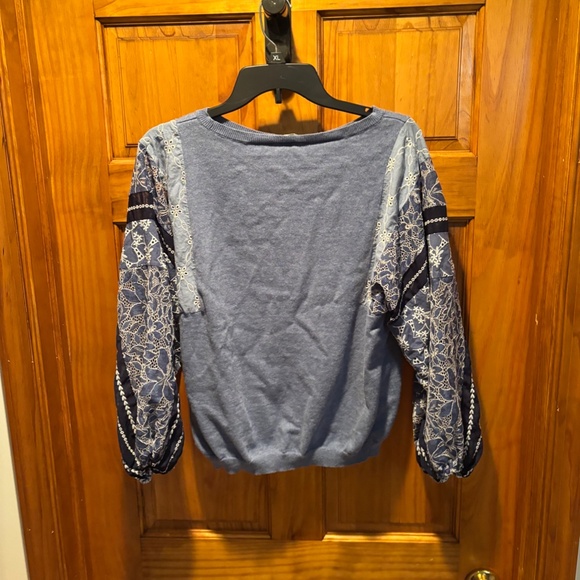 Chico's Eyelet Embroidered Balloon Sleeve Sweater in Blue Size 1 Medium - Picture 3 of 7